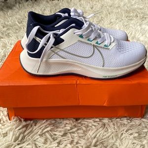 Nike Running Shoes Size 6.5 Women’s